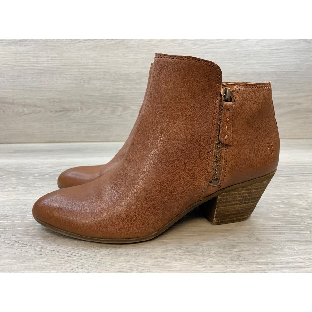 Frye Judith Women's Zip Cognac Leather Ankle Boots 9.5 Booties Comfort Shoes - Picture 3 of 11